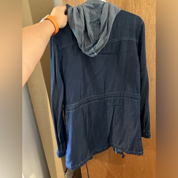 Brand new hooded denim jacket - Picture 4 of 5